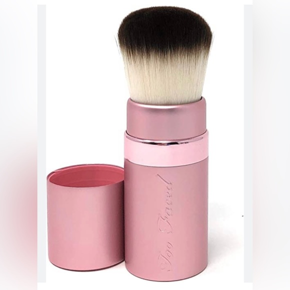 NEW Too Faced Retractable Kabuki Brush - Picture 1 of 3